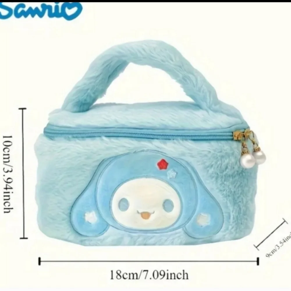 Cinnamon Roll Plush Handbag/Makeup Bag NWT - Picture 2 of 2